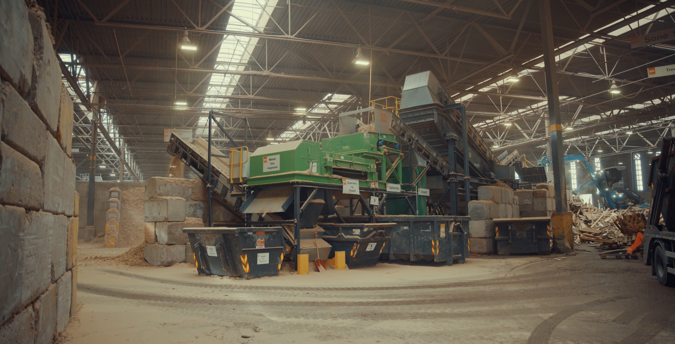 waste wood shredding line